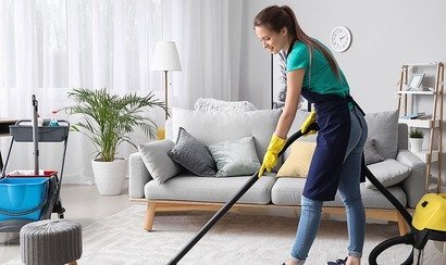 Glendale Cleaning Services team member greeted at a client&rsquo;s door